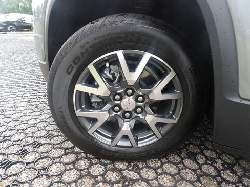 Used 2023 GMC Acadia SLT w/ Technology Package FWD image 30
