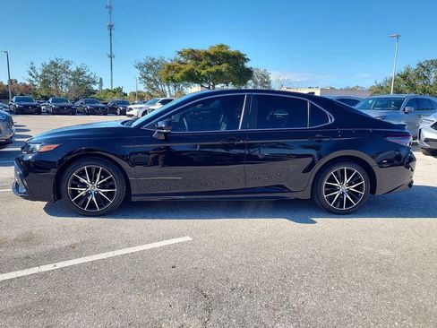 Used 2024 Toyota Camry SE image 14