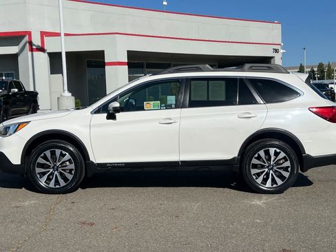 Used 2016 Subaru Outback 2.5i Limited AWD/4WD image 9
