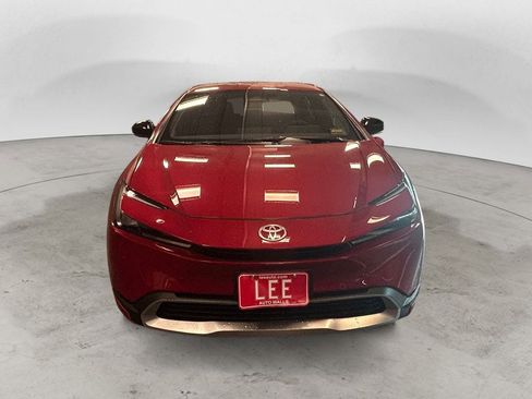 New 2025 Toyota Prius Plug-In Hybrid image 8