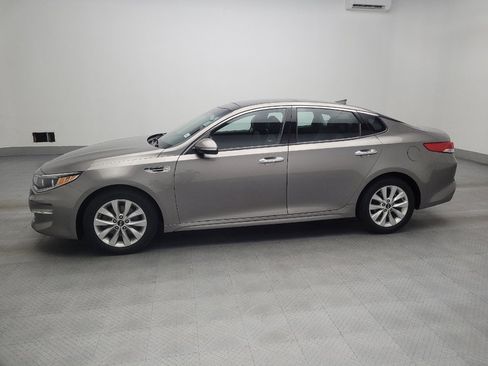 Used 2016 Kia Optima EX w/ Premium Package image 2
