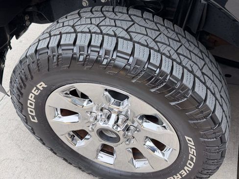 Used 2019 Ford F250 Lariat w/ Lariat Ultimate Package AWD/4WD image 12