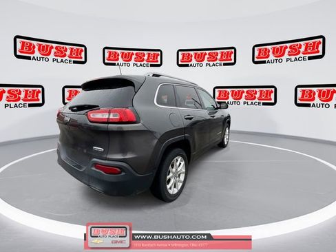 Used 2017 Jeep Cherokee Latitude w/ Comfort & Sound Group image 3