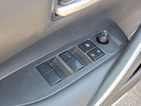 Used 2023 Toyota Corolla SE FWD image 18
