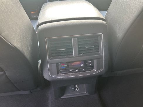 Used 2019 Volkswagen Atlas SE image 17