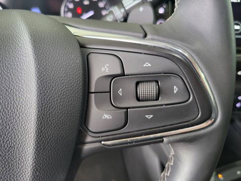 Used 2023 Buick Envision Essence image 28