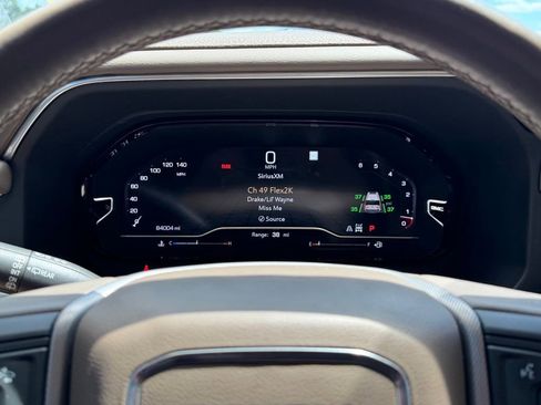 Used 2022 GMC Yukon Denali AWD/4WD image 17