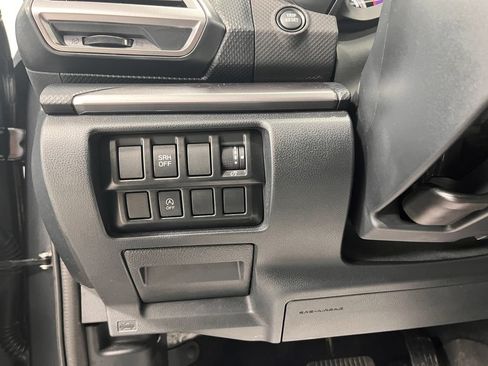 Used 2022 Subaru Forester Premium AWD/4WD image 4