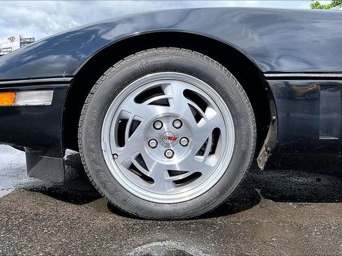 Used 1990 Chevrolet Corvette ZR-1 RWD image 2