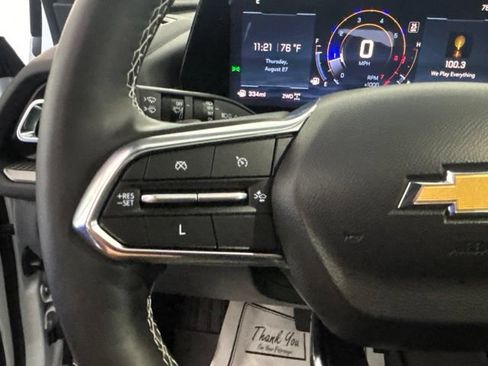 Used 2025 Chevrolet Traverse LT w/ Sun and Wheel Package AWD/4WD image 11