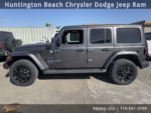 Used 2021 Jeep Wrangler Unlimited Sahara w/ Cold Weather Group image 7
