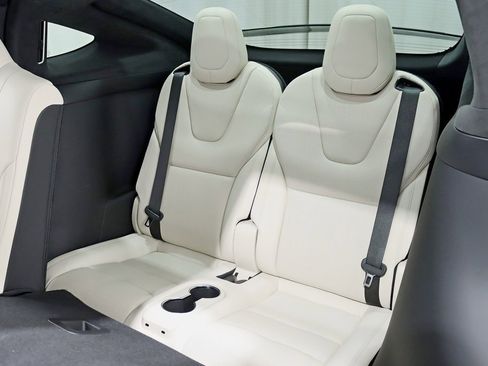 Used 2022 Tesla Model X image 31