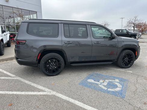 New 2025 Jeep Wagoneer Series II w/ Convenience Group I image 35