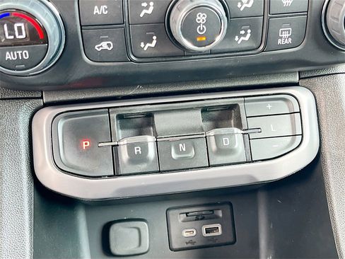 Used 2023 GMC Acadia AT4 w/ Technology Package image 17