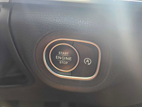 Used 2025 Mercedes-Benz GLS 450 4MATIC image 30