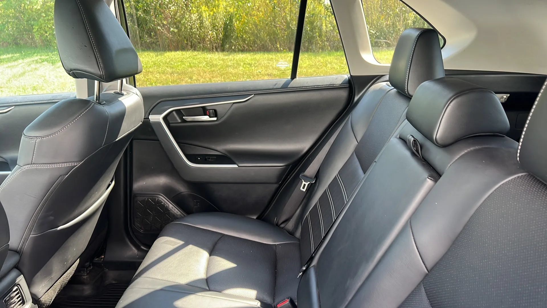 Used 2019 Toyota RAV4 Limited w/ Advanced Technology Package AWD/4WD image 15