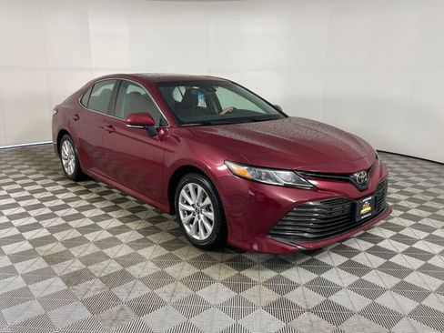Used 2018 Toyota Camry LE w/ Moonroof Package image 17