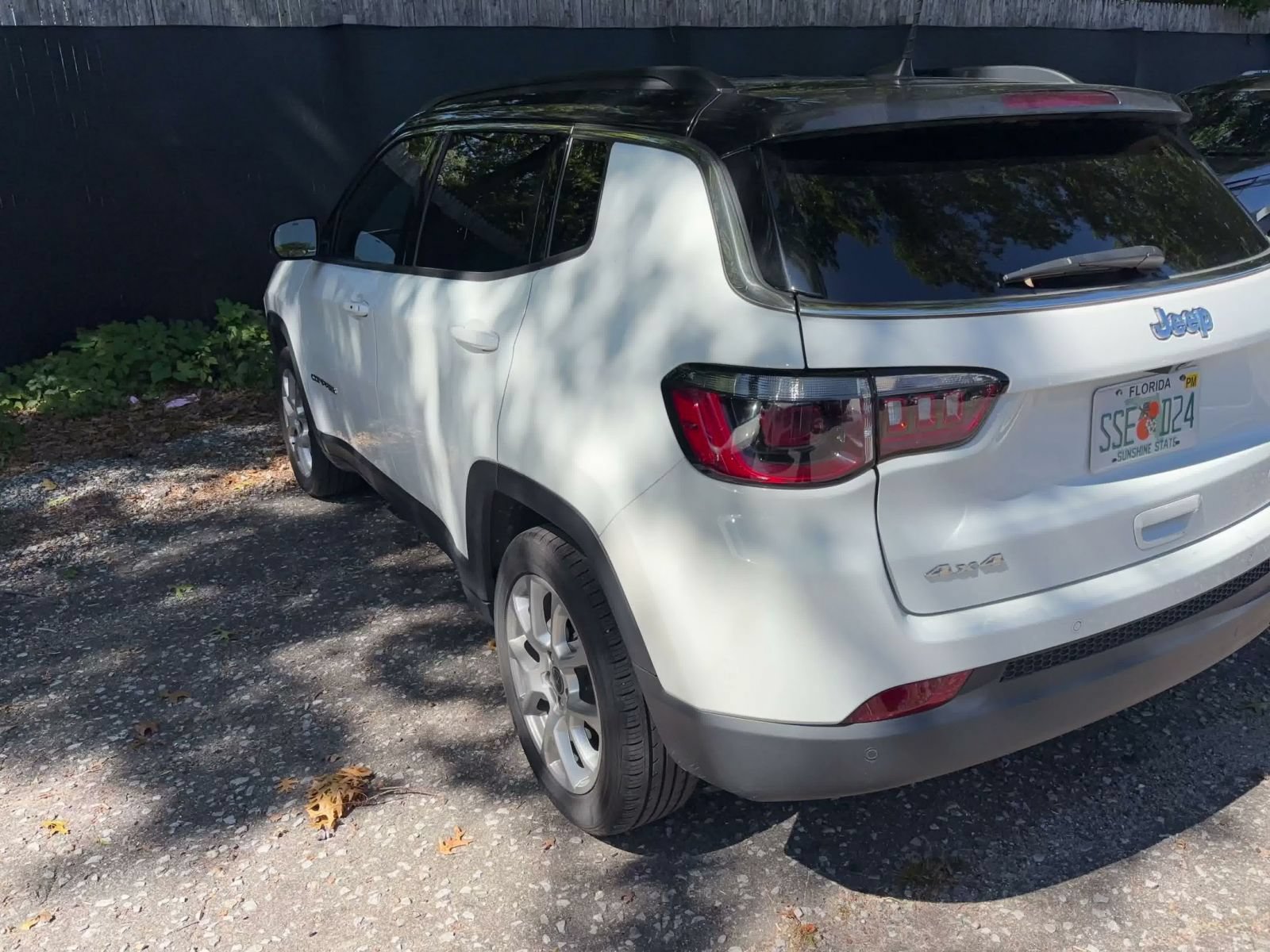 Used 2025 Jeep Compass Limited AWD/4WD image 9