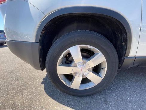 Used 2011 GMC Acadia SLT image 16