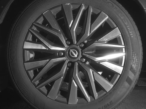 Used 2024 Nissan Altima 2.5 SV image 14