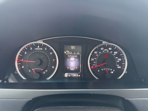 Used 2016 Toyota Camry XSE FWD image 26