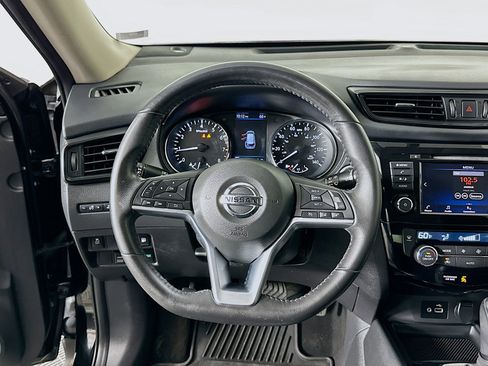 Used 2018 Nissan Rogue SV image 18