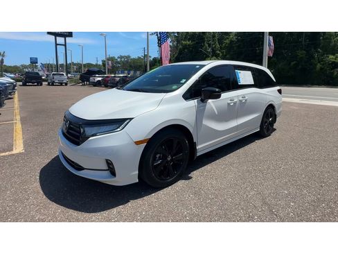 Used 2024 Honda Odyssey Sport image 4