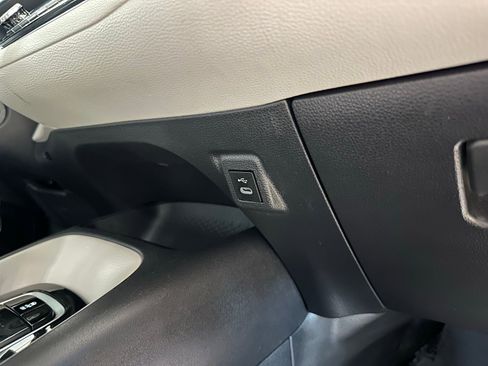 Used 2025 Toyota Corolla LE image 35