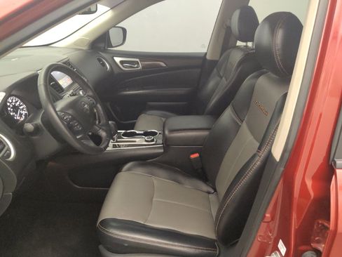 Used 2019 Nissan Pathfinder SL AWD/4WD image 17