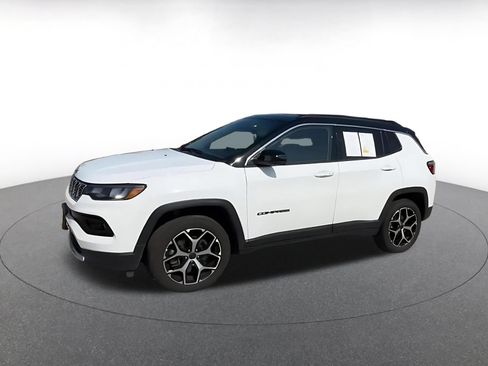 Used 2025 Jeep Compass Limited AWD/4WD image 8