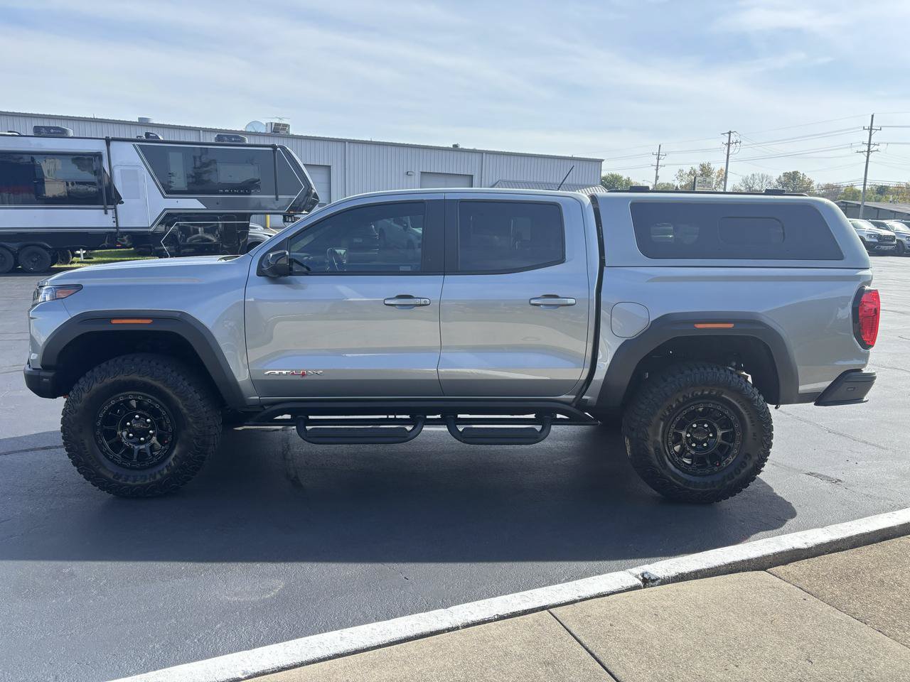 Used 2024 GMC Canyon AT4X w/ AT4X AEV Edition AWD/4WD image 6