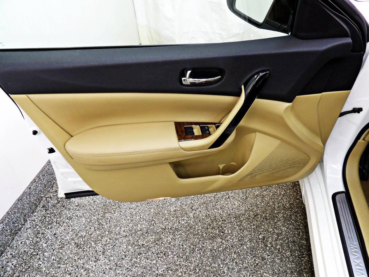 Used 2011 Nissan Maxima 3.5 SV w/ Monitor Pkg FWD image 7