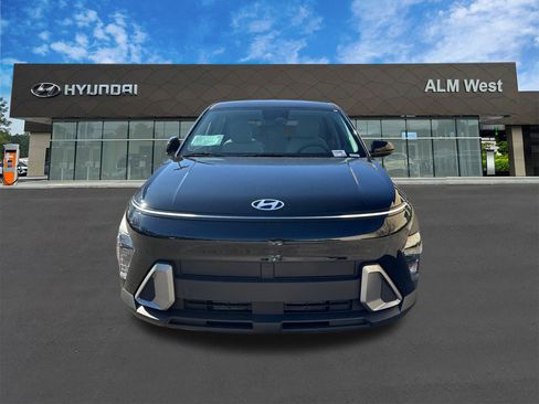 New 2026 Hyundai Kona SE image 2