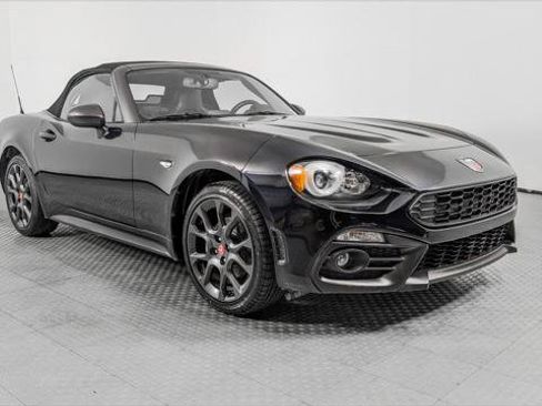 Used 2018 FIAT 124 Spider Abarth w/ Convenience Group RWD image 8
