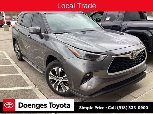 Used 2022 Toyota Highlander XLE image 1