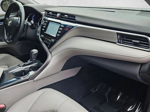 Used 2018 Toyota Camry SE w/ Convenience Package image 18