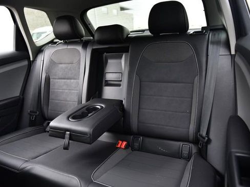 Used 2023 Volkswagen Taos SE w/ Panoramic Sunroof Package AWD/4WD image 22
