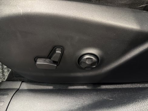 Used 2020 Jeep Cherokee Trailhawk w/ Comfort & Convenience Group image 18