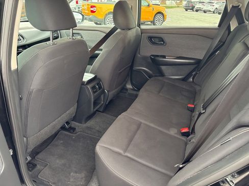 Used 2023 Nissan Rogue S image 11