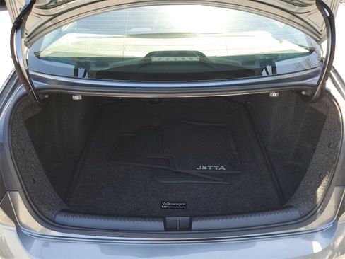 Used 2017 Volkswagen Jetta S w/ Jetta S Cold Weather Package image 9