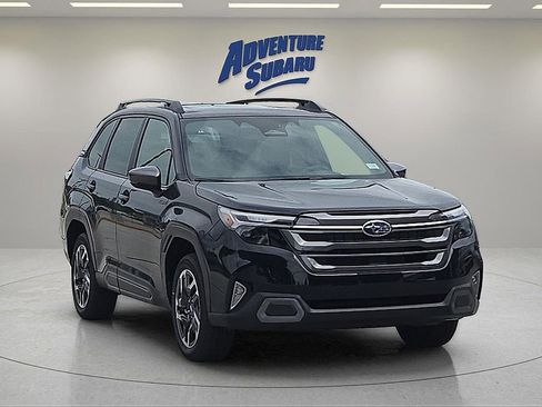 Used 2025 Subaru Forester Limited image 1