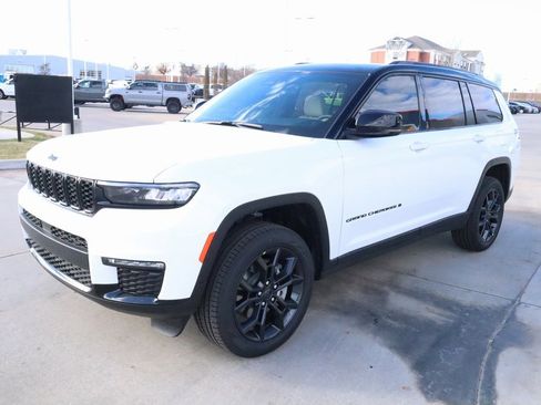 New 2025 Jeep Grand Cherokee L Limited image 11