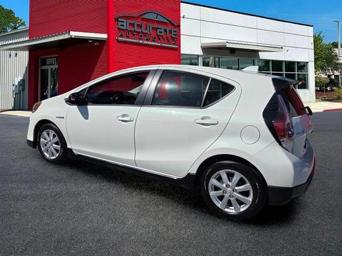 Used 2017 Toyota Prius C Three FWD image 3