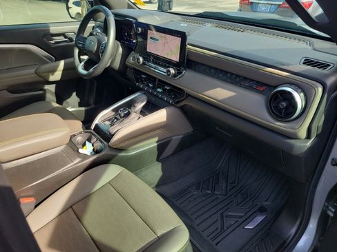 Used 2024 Chevrolet Colorado ZR2 w/ ZR2 Convenience Package III image 30