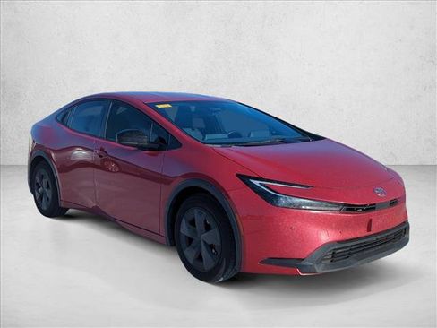 Used 2025 Toyota Prius LE FWD image 4