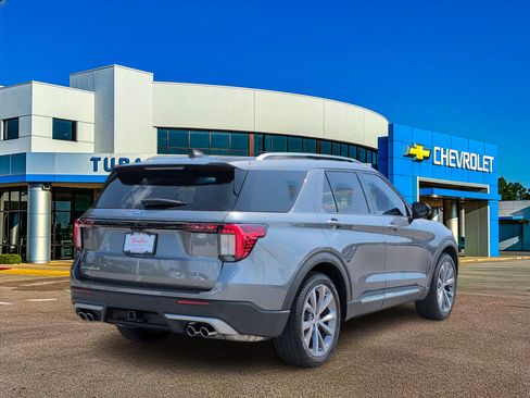 Used 2025 Ford Explorer Platinum w/ Ultimate Package RWD image 7