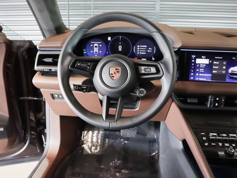 Used 2025 Porsche Macan Electric w/ Premium Package RWD image 13