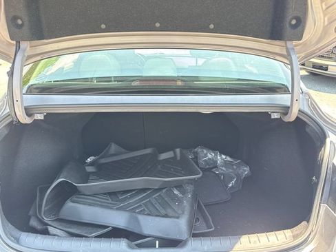 Used 2023 Hyundai Elantra Limited FWD image 12