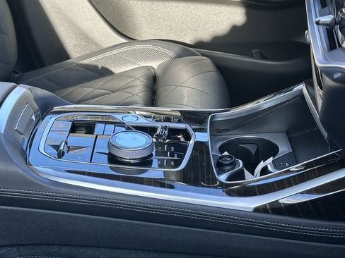 Used 2023 BMW X7 xDrive40i w/ Premium Package image 6