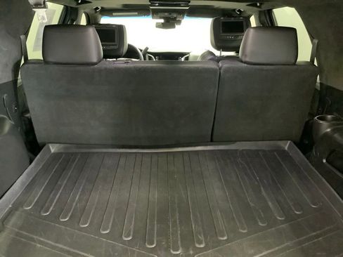 Used 2018 Cadillac Escalade Platinum image 28